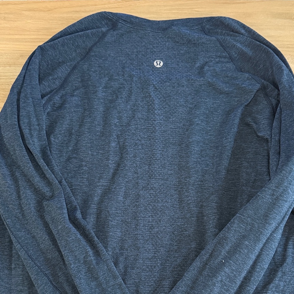 lululemon athletica Men's Heathered Blue Long Sleeve Tee